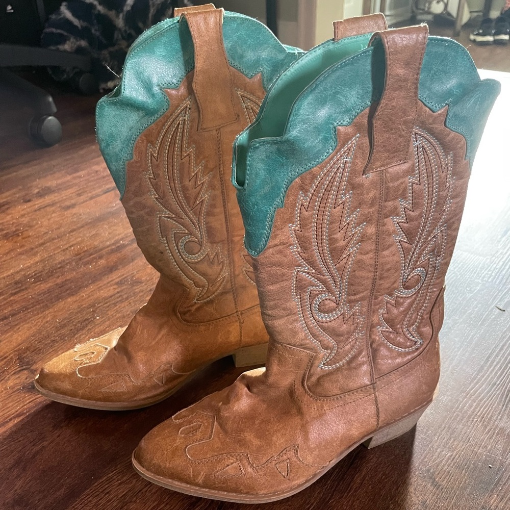 Cowboy Boots Size 8W